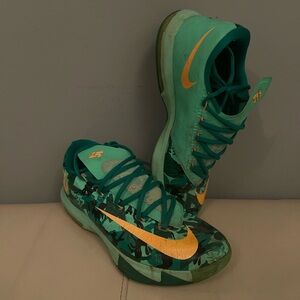Nike Kids Teal and Yellow Camouflage Sneakers